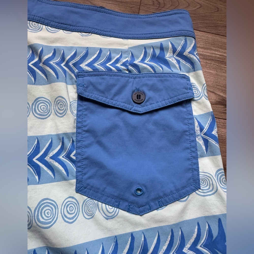 PATAGONIA Men's Scallop Hem Stretch Wavefarer® Boardshorts 18" Sz 38 Blue Swim - Picture 11 of 11
